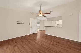 Photo #2: 42916688 Listing