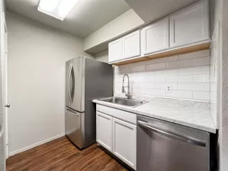 Photo #3: 43003052 Listing 