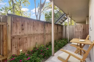 Photo #2: 43007392 Listing