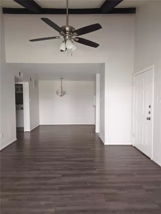 Photo #2: 4304520 Listing 