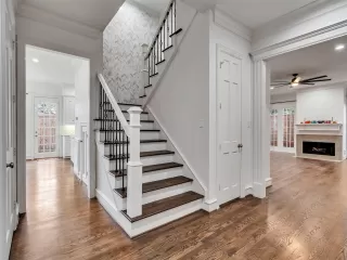 Photo #2: 43323260 Listing 