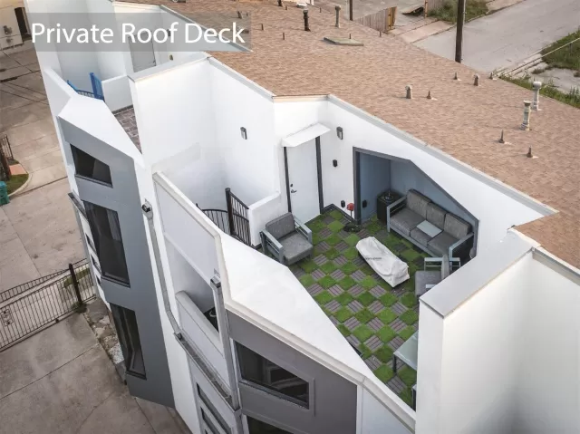 MLS: 43396581 Condo For Sale