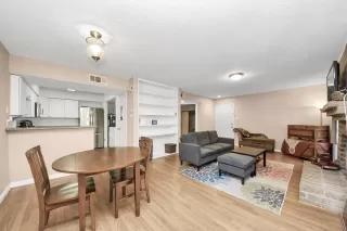 Photo #2: 4380175 Listing 