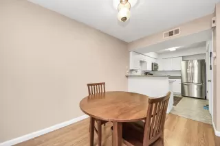 Photo #4: 4380175 Listing 