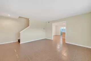 Photo #5: 43974093 Listing