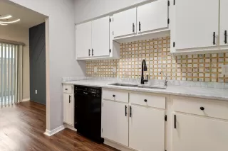 Photo #5: 44084520 Listing 