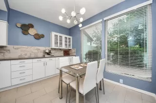 Photo #5: 4408637 Listing 