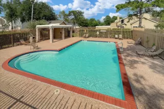 Photo #6: 44257933 Listing