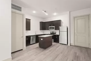 Photo #1: 44627175 Listing 