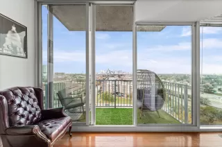 Photo #2: 4488026 Listing 