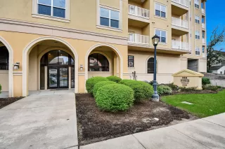 Photo #3: 4513103 Listing