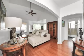 Photo #5: 45856622 Listing 