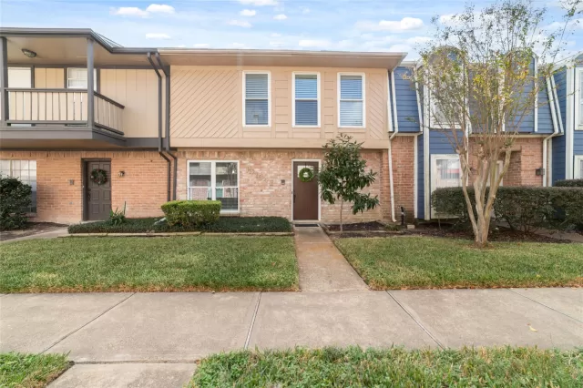 MLS: 4602687 Condo For Sale