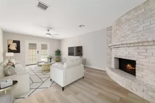 Photo #4: 4602687 Listing 