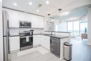 Photo #2: 4618844 Listing 