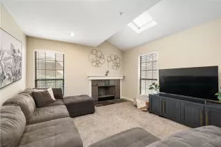 Photo #2: 47476085 Listing