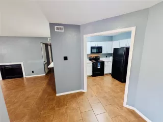 Photo #1: 4790607 Listing 