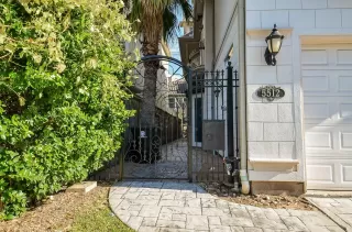 Photo #1: 48055257 Listing