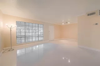 Photo #4: 48680858 Listing 