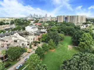 Photo #2: 48817308 Listing 