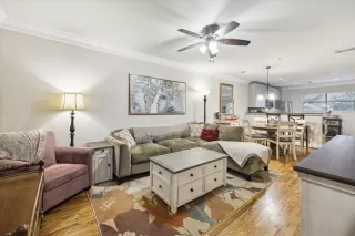 Photo #4: 49029820 Listing 