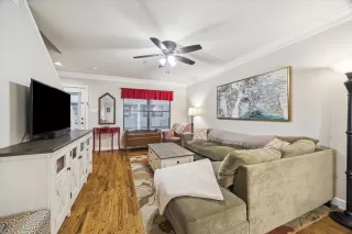 Photo #5: 49029820 Listing 