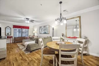 Photo #6: 49029820 Listing 