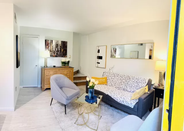 MLS: 4908850 Condo For Sale