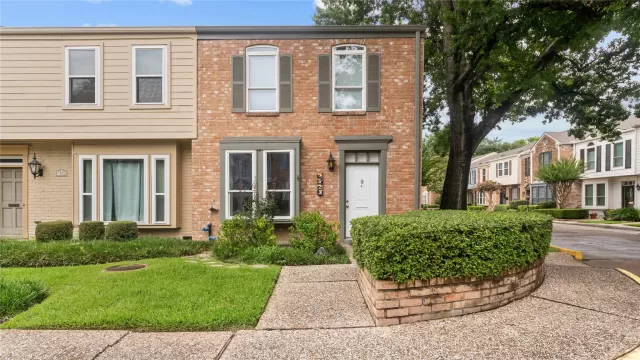 MLS: 49132086 Condo For Sale