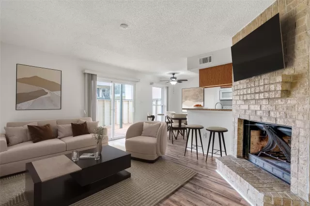 MLS: 4950886 Condo For Sale