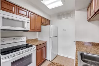 Photo #3: 4950886 Listing 