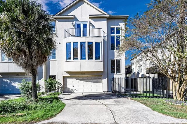 MLS: 49761346 Condo For Sale