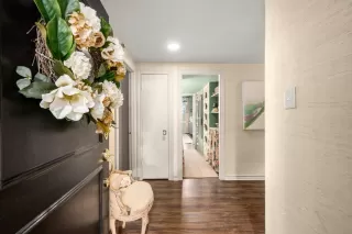 Photo #1: 50256882 Listing 