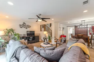 Photo #6: 50390535 Listing 