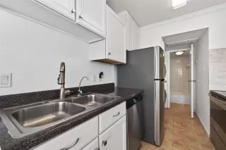 Photo #5: 50519386 Listing