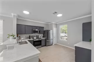 Photo #3: 50741429 Listing