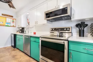 Photo #4: 50912997 Listing