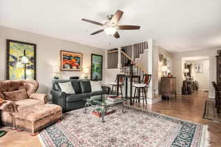 Photo #6: 50912997 Listing