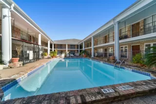 Photo #2: 50929227 Listing 