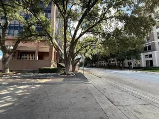 Photo #4: 51079596 Listing