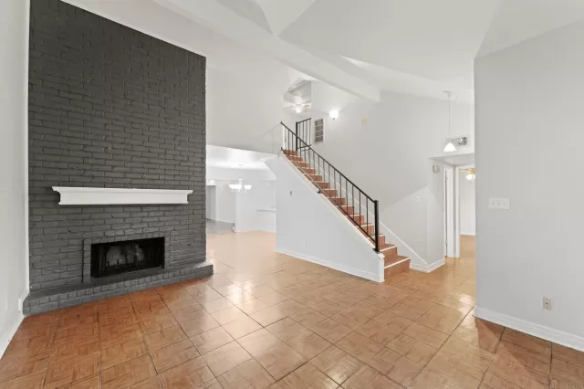 MLS: 5191013 Condo For Sale