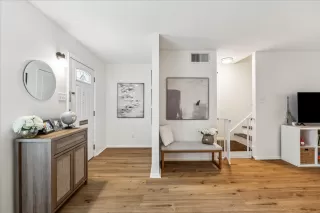 Photo #2: 5218432 Listing 