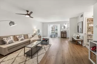 Photo #4: 5218432 Listing 