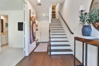 Photo #6: 5261022 Listing