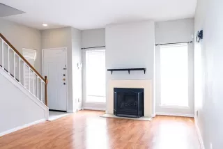 Photo #4: 52616638 Listing