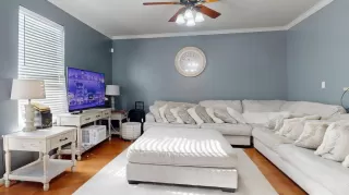 Photo #2: 52812915 Listing 