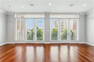 Photo #4: 53094205 Listing