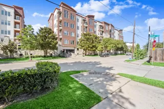 More Details about MLS # 53228838 : 1900 GENESEE STREET # 302