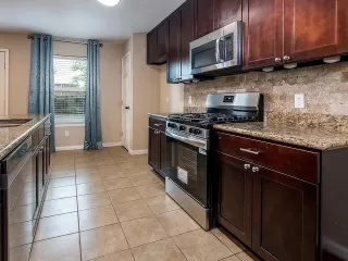 Photo #5: 53624344 Listing