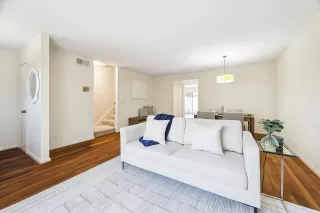 Photo #2: 53750504 Listing